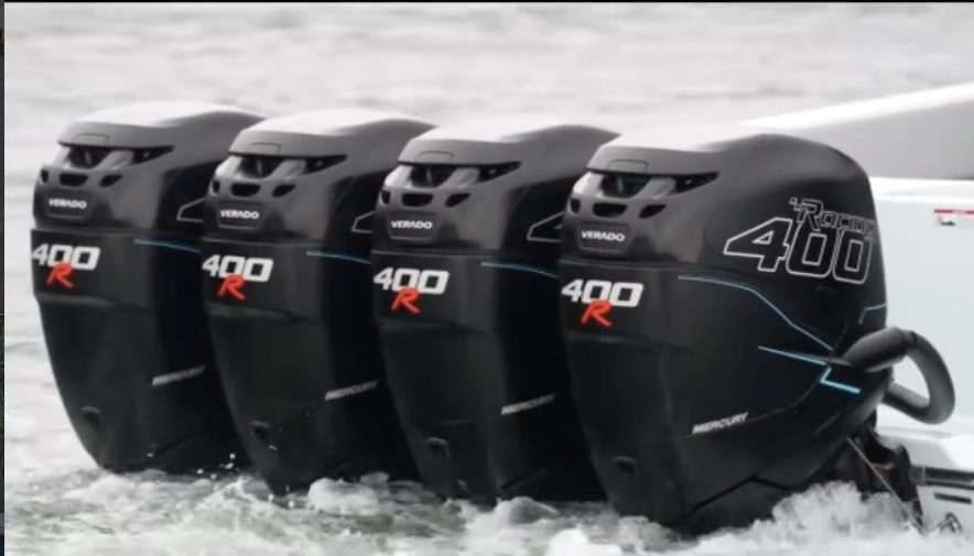 Mercury 400R outboards in motion on the water